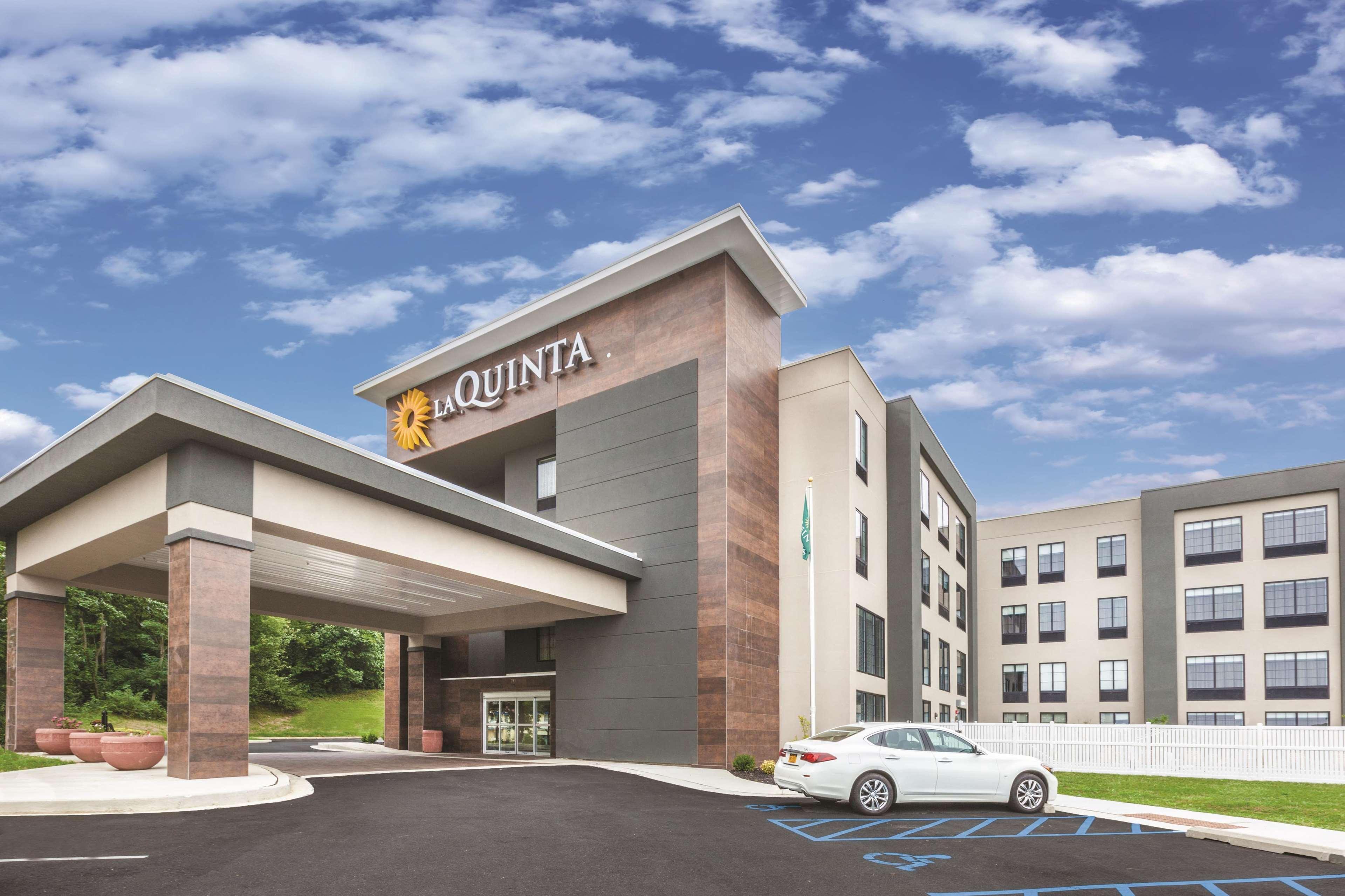 La Quinta By Wyndham Aberdeen-Apg Hotel Exterior photo